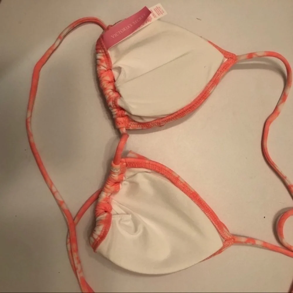 Victoria’s Secret ruffled bikini top nwot